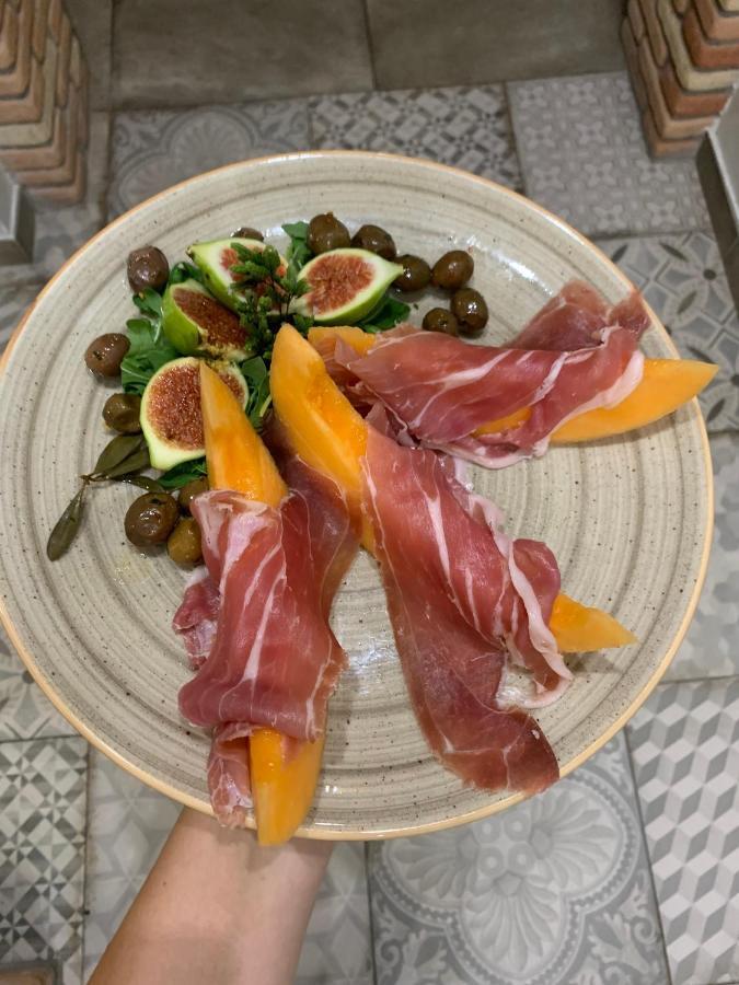 La Tenuta Di Trimalcione Pofi ภายนอก รูปภาพ
