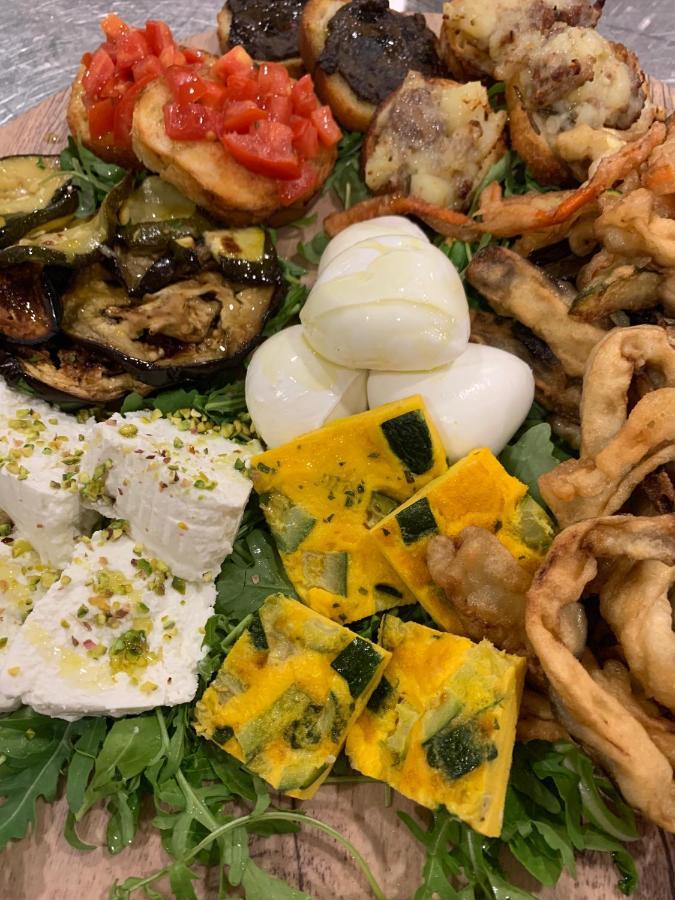 La Tenuta Di Trimalcione Pofi ภายนอก รูปภาพ