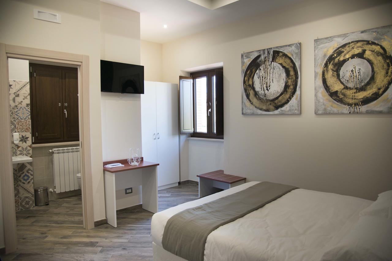 La Tenuta Di Trimalcione Pofi ภายนอก รูปภาพ