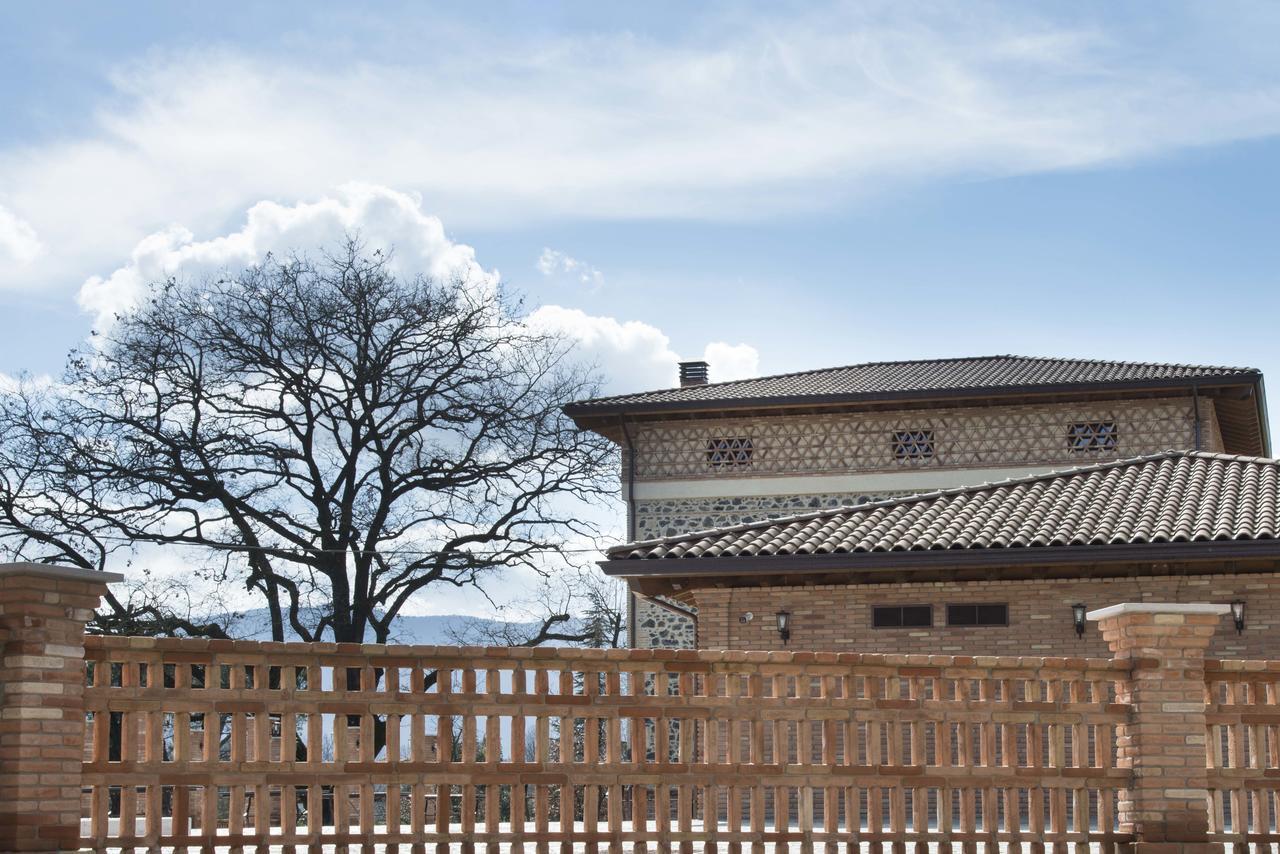 La Tenuta Di Trimalcione Pofi ภายนอก รูปภาพ