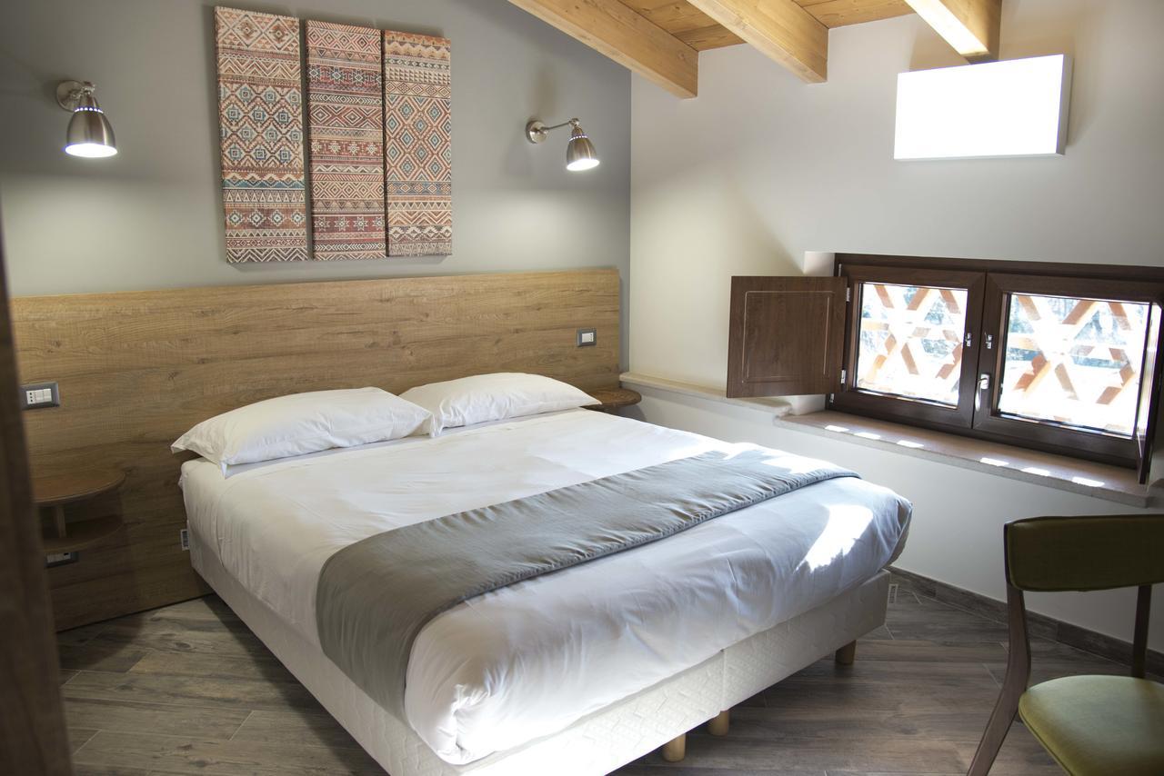 La Tenuta Di Trimalcione Pofi ภายนอก รูปภาพ