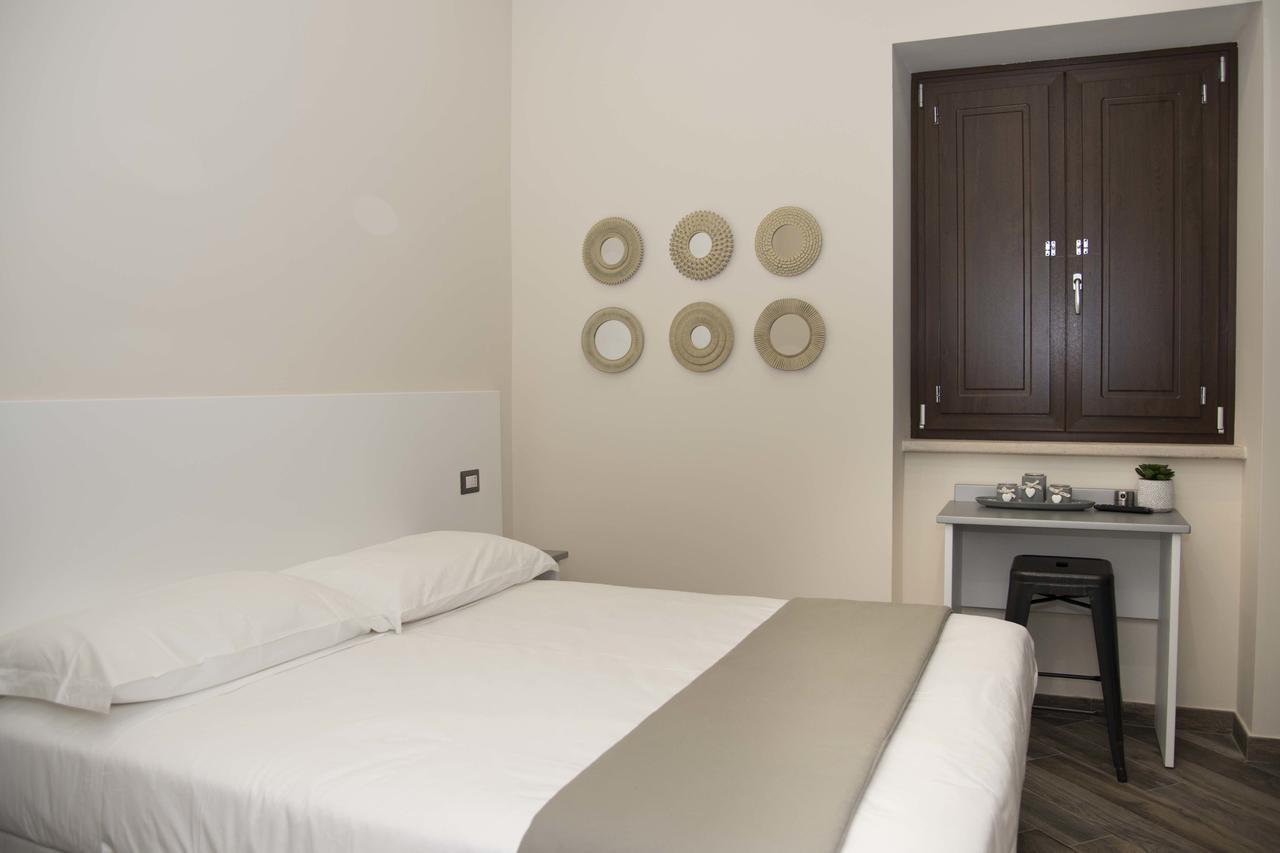 La Tenuta Di Trimalcione Pofi ภายนอก รูปภาพ