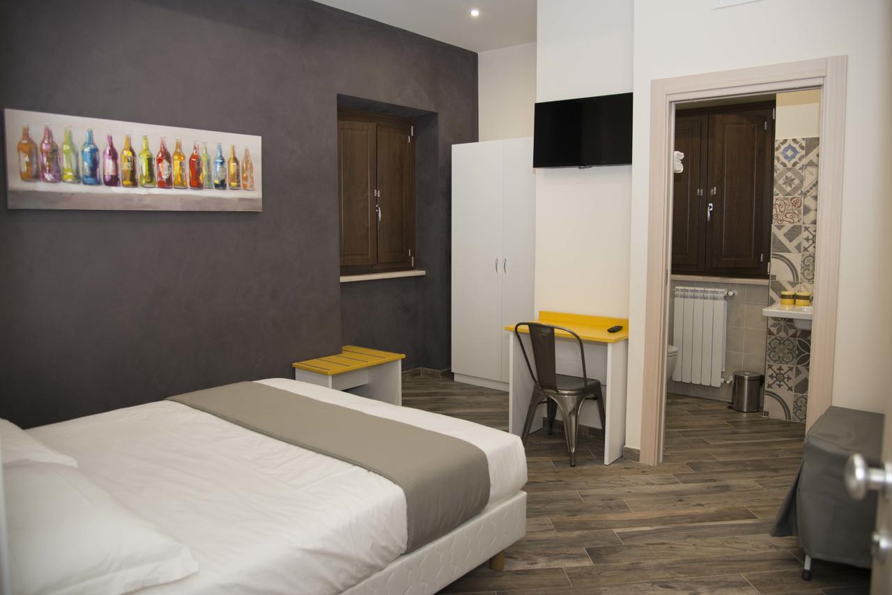 La Tenuta Di Trimalcione Pofi ภายนอก รูปภาพ